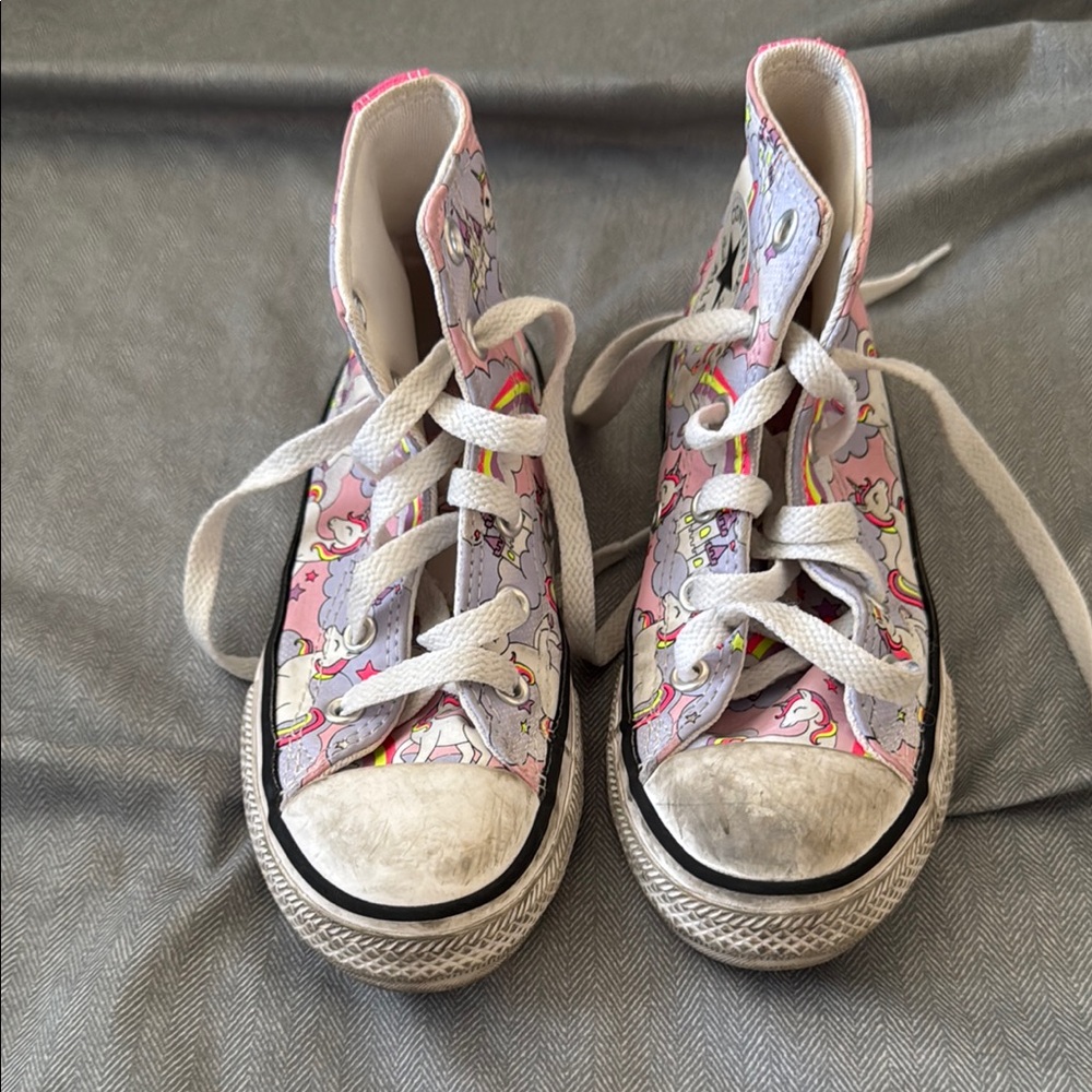 Converse Pink and White Low-Top Sneakers with Floral Pattern